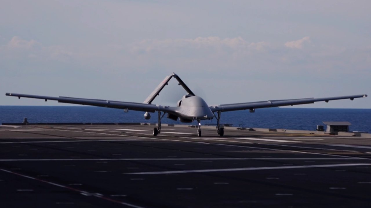 Bayraktar TB3'ten tarihi başarı! TCG Anadolu'da KUSV kontrol testi başarıyla tamamlandı