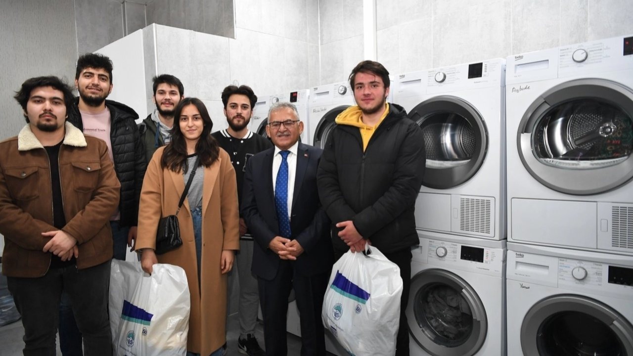 Kayseri Büyükşehir'den üniversitelilere ücretsiz destek