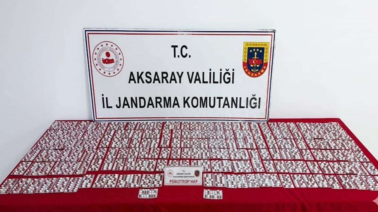 Ak Saray'da Dev Operasyon: 3 Bin 752 Adet Zehir Hap ele Geçirildi!