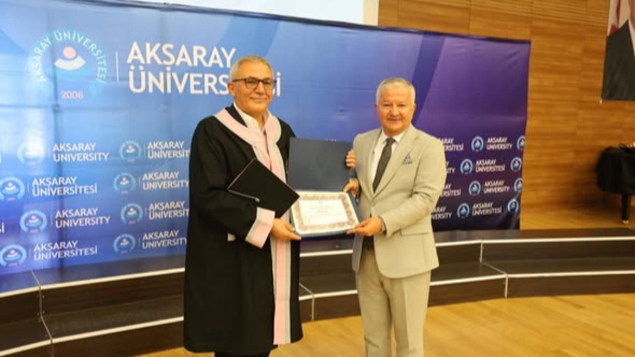 AZMİN ZAFERİ: ÜNİVERSİTEDEN 59 YAŞINDA BAŞARIYLA MEZUN OLDU